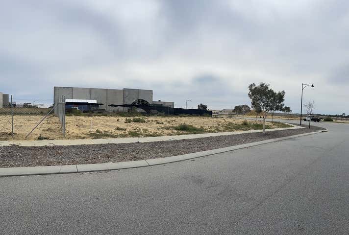 11 Amesbury Loop Butler WA 6036 - Image 4