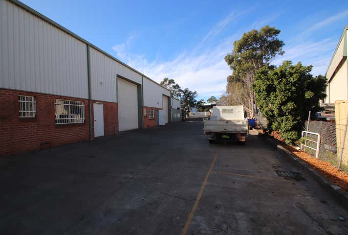 4 Doyle Avenue Unanderra NSW 2526 - Image 9