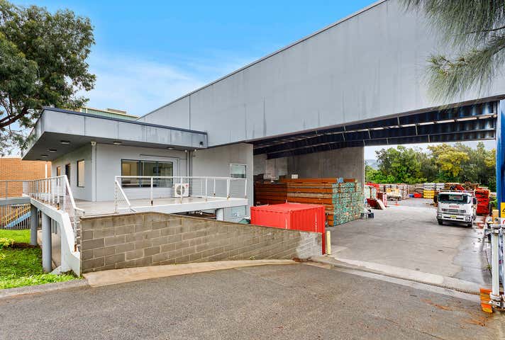 18 Waverley Drive Unanderra NSW 2526 - Image 1