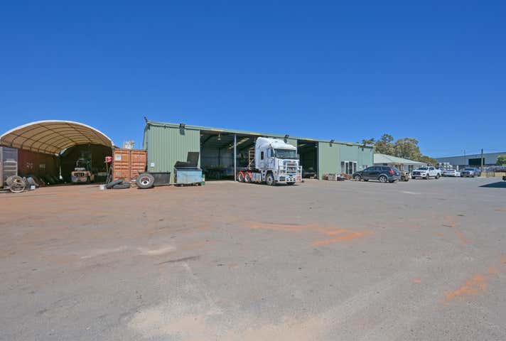 10 Sudlow Road Bibra Lake WA 6163 - Image 17