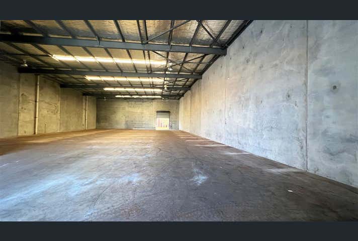 2/10 Renewable Chase Bibra Lake WA 6163 - Image 18