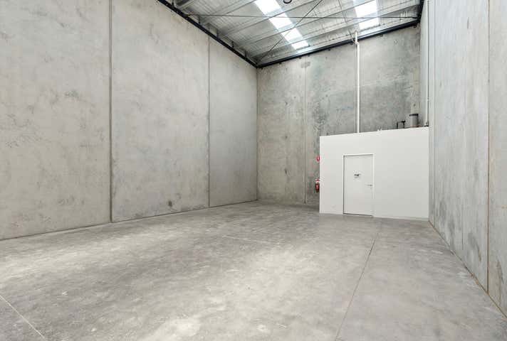 16/11 Newcastle Street Newtown VIC 3220 - Image 2