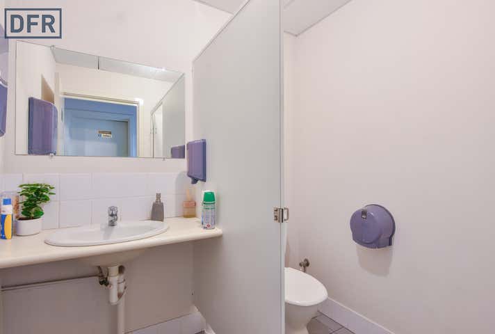 30 Parkinson Lane Kardinya WA 6163 - Image 11