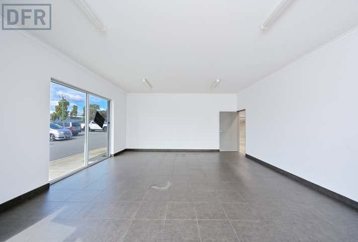 2/1 Merino Entrance Cockburn Central WA 6164 - Image 9