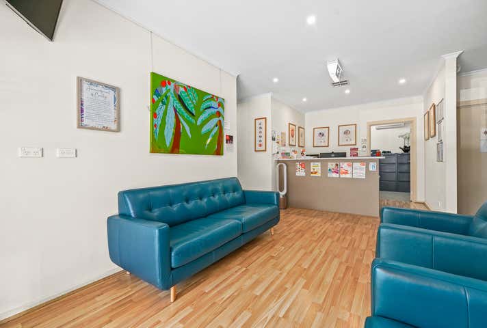 57 Fairholme Boulevard Berwick VIC 3806 - Image 3