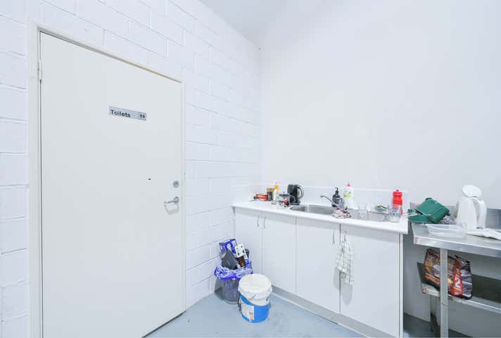 1/8 Hurley Street Canning Vale WA 6155 - Image 17