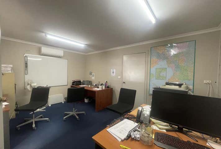 Unit 2, 10 Princes Highway Doveton VIC 3177 - Image 6