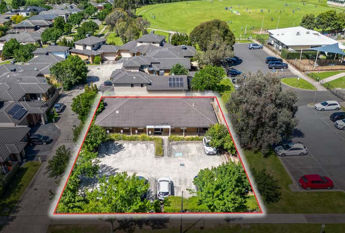 57 Fairholme Boulevard Berwick VIC 3806 - Image 11