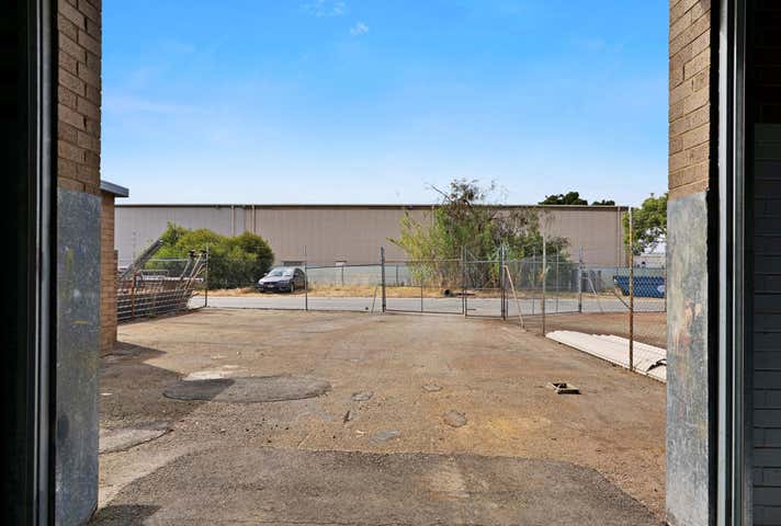 12/2-14 Sheffield Road Welshpool WA 6106 - Image 11