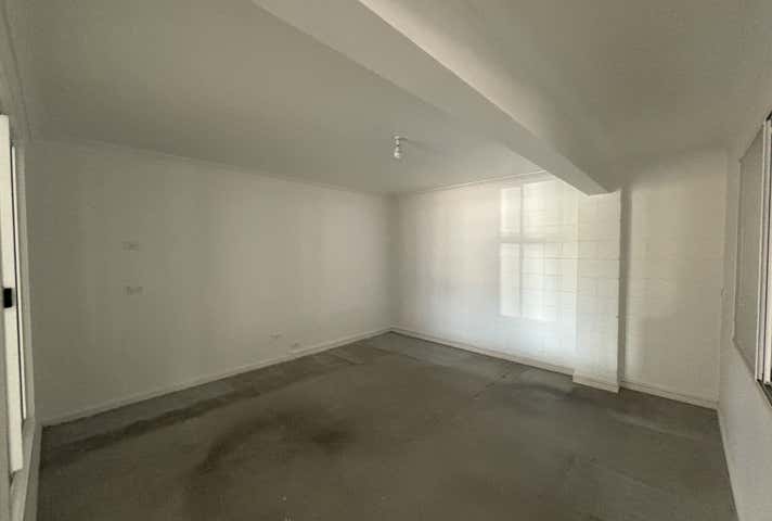 1/27 Lawrence Drive Nerang QLD 4211 - Image 6