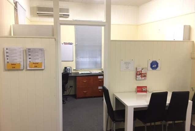 76 Warwick Road Ipswich QLD 4305 - Image 13