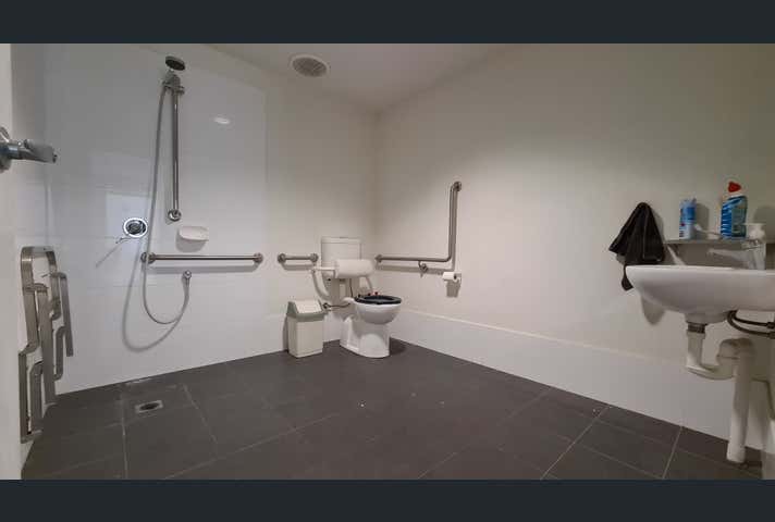 2/18 Distinction Rd Wangara WA 6065 - Image 10