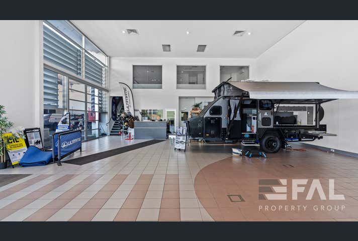 Unit, 9 Indy Court Carrara QLD 4211 - Image 2