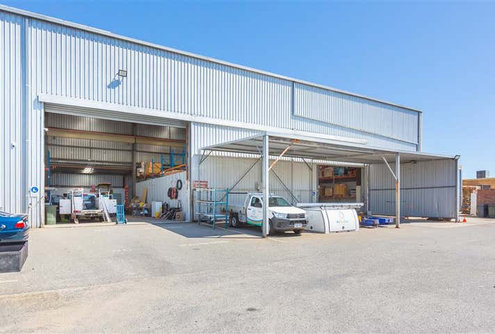 35 Kimmer Place Queens Park WA 6107 - Image 15