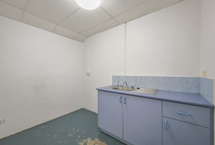 2/7 Prindiville Drive Wangara WA 6065 - Image 8