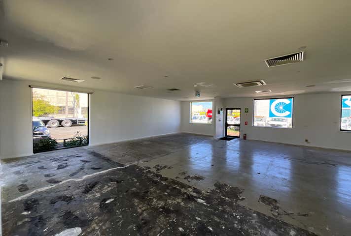 1/144 Cochranes Road Moorabbin VIC 3189 - Image 2