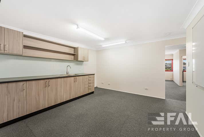 Unit  8, 32 Spine Street Sumner QLD 4074 - Image 6