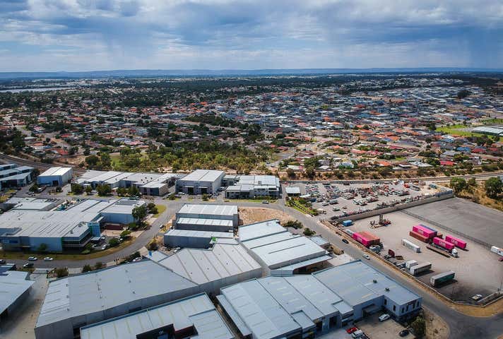 9 Cutting Way Yangebup WA 6164 - Image 3