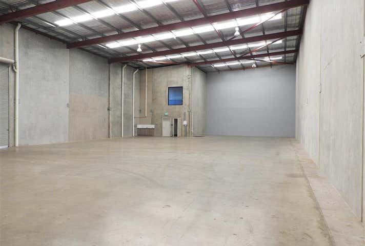 2/17 Sphinx Way Bibra Lake WA 6163 - Image 4