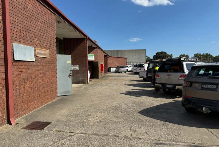 23 Smethurst Street Cranbourne VIC 3977 - Image 3