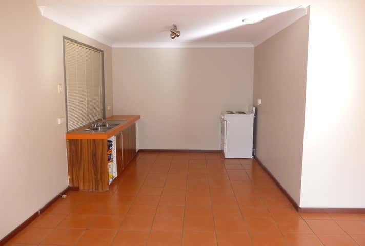 9 Runyon Road Midvale WA 6056 - Image 10