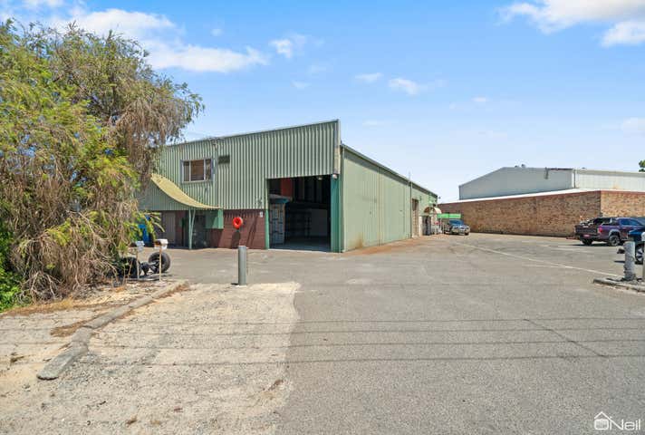 2/3 Lockhart Road Kelmscott WA 6111 - Image 3