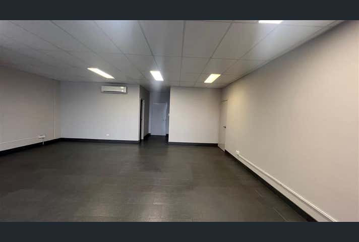 2/10 Renewable Chase Bibra Lake WA 6163 - Image 7