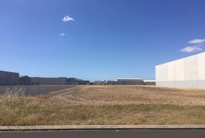 19 Worcestor Bend Davenport WA 6230 - Image 5