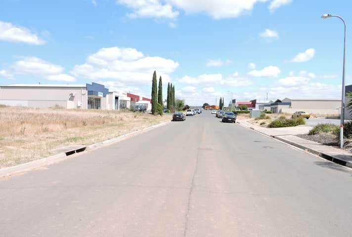 13 Chris Collins Court Murray Bridge SA 5253 - Image 5