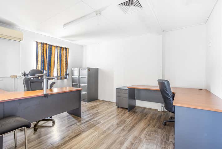 393-409 McLaughlin Street Parkhurst QLD 4702 - Image 18