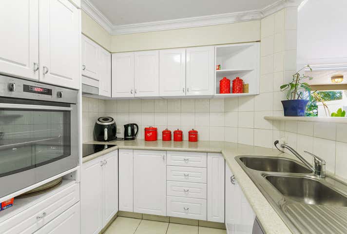 2/4-6 Northcliffe Terrace Surfers Paradise QLD 4217 - Image 10