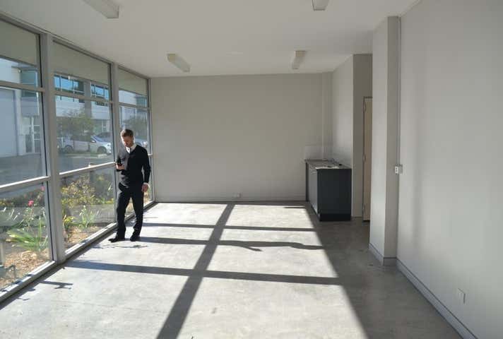 17/10-18 Ocean St Botany NSW 2019 - Image 4