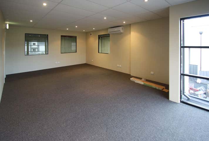 Unit 1, 6 Dillington Pass Landsdale WA 6065 - Image 4