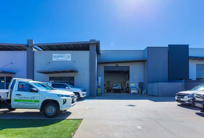 2/10 Bushland Ridge Bibra Lake WA 6163 - Image 1