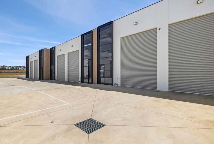 5/11 Haystacks Drive Torquay VIC 3228 - Image 2