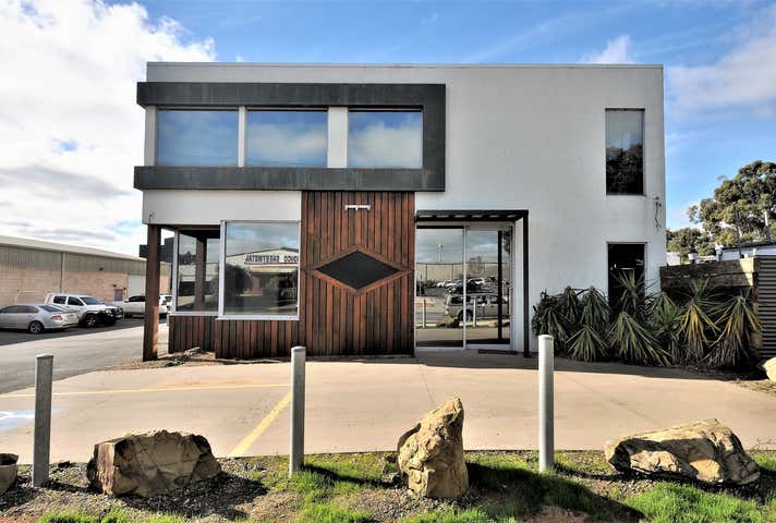 1/8  Wood Street Long Gully VIC 3550 - Image 14