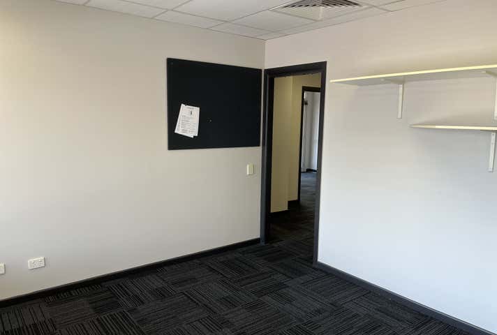 Village Lane, 20-32 Lake Street "Village Lane" Cairns City QLD 4870 - Image 13