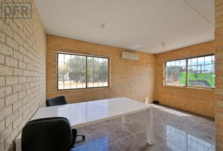 10/32 Beach Street Kwinana Beach WA 6167 - Image 11