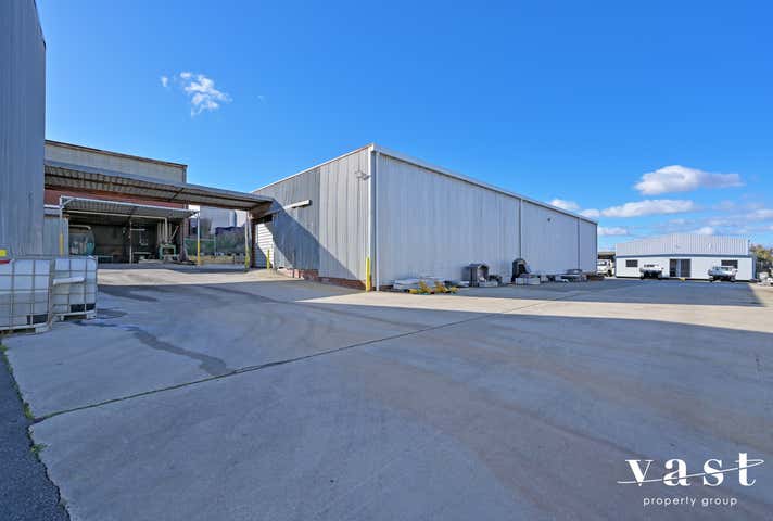 28 Hines Road O'Connor WA 6163 - Image 5