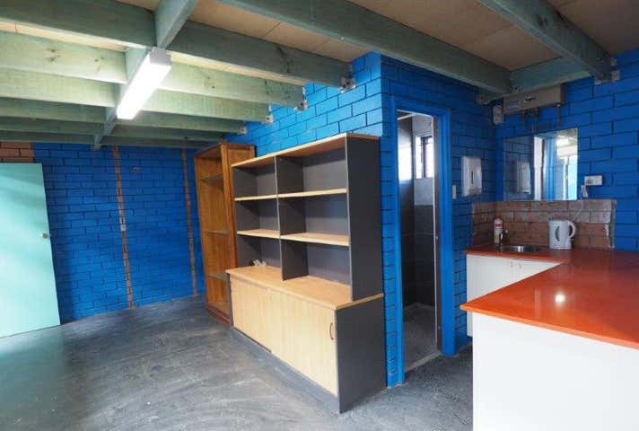 Unit 4, 14 Dellamarta Rd Wangara WA 6065 - Image 15