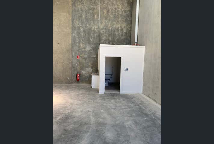 22/7 Seaside Parade North Shore VIC 3214 - Image 3