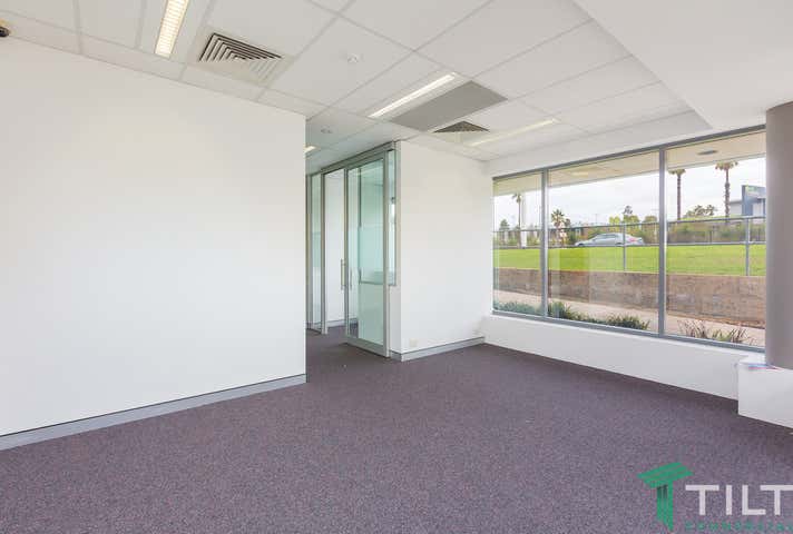 9E/817 Beeliar Drive Cockburn Central WA 6164 - Image 8