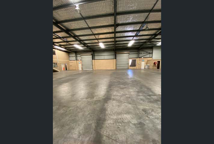 70 Kent Way Malaga WA 6090 - Image 18