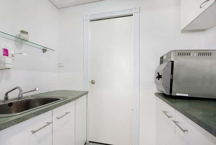 10 & 11, 38 Thomas Drive Chevron Island QLD 4217 - Image 10