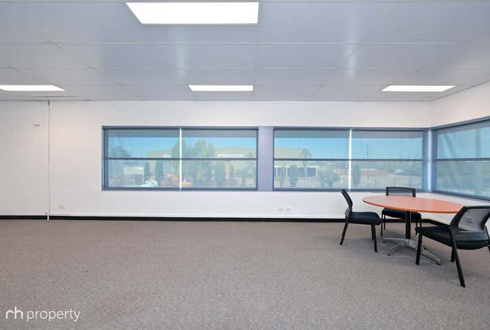 8/8 Hurley Street Canning Vale WA 6155 - Image 13