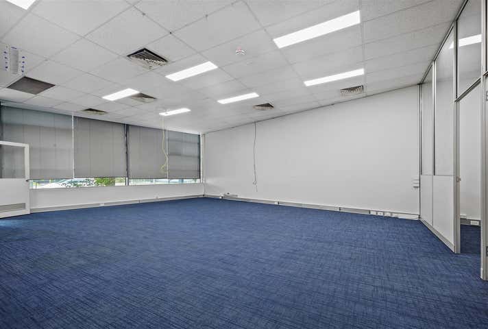 1/85 Salmon Street Port Melbourne VIC 3207 - Image 4