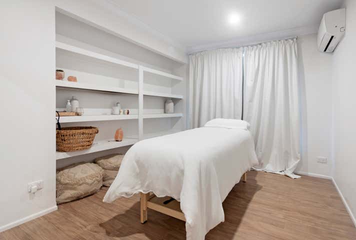 2/6 Tedder Avenue Main Beach QLD 4217 - Image 10