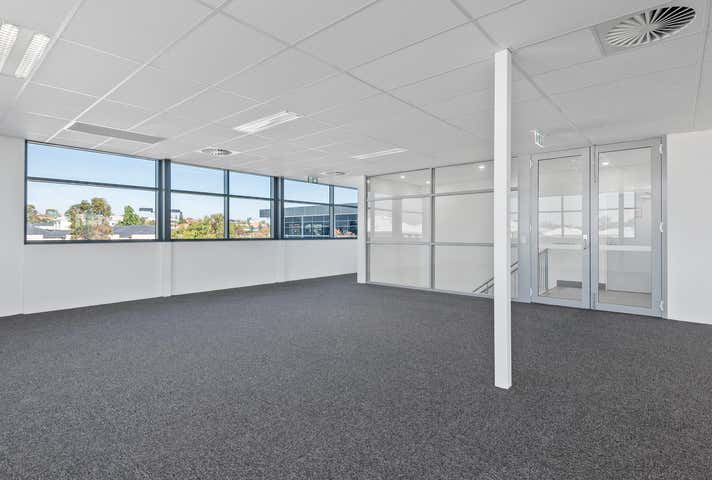 9/13 Hobsons Gate Currambine WA 6028 - Image 6