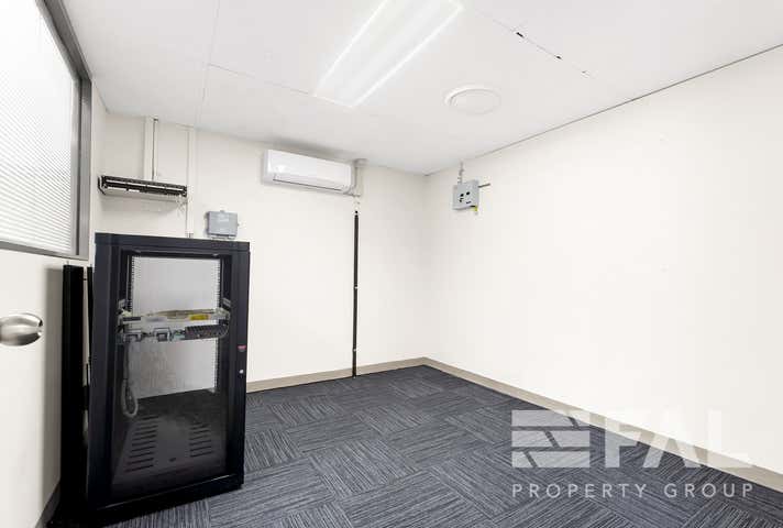 2/14 Heussler Terrace Milton QLD 4064 - Image 9