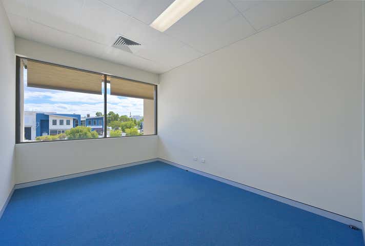 2/30 Discovery Drive Bibra Lake WA 6163 - Image 14